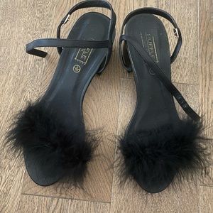 Hollywood feather heels size 9
